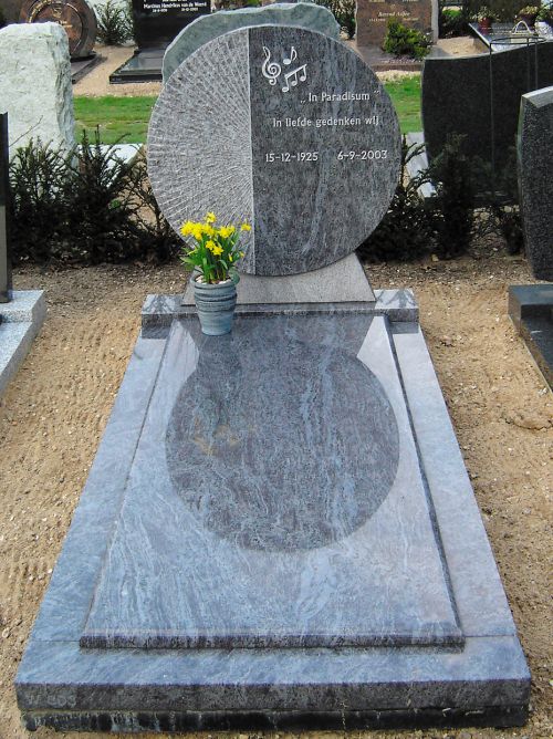 Enkel monument Orion graniet (EM003) Enkel monument Orion graniet (EM003)