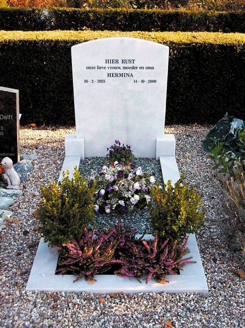 Enkel monument Astir marmer (EM008) Enkel monument Astir marmer (EM008)