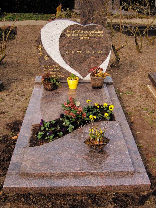 Enkel monument Paradiso graniet (EM013) Enkel monument Paradiso graniet (EM013)