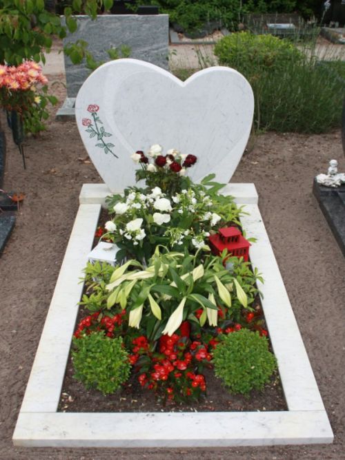 Enkel monument Bianco Carrara marmer (EM020) Enkel monument Bianco Carrara marmer (EM020)