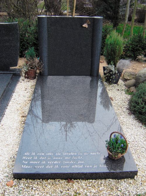 Enkel monument Impala graniet (EM026) Enkel monument Impala graniet (EM026)