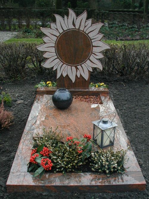 Enkel monument Multicolor Red graniet (EM034) Enkel monument Multicolor Red graniet (EM034)