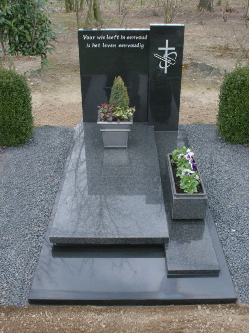 Enkel monument Impala - Zwart graniet (EM050)