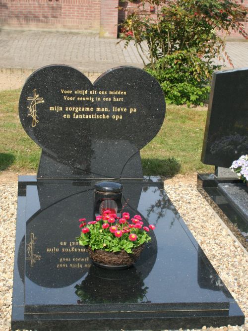 Enkel monument Star Galaxy graniet (EM057) Enkel monument Star Galaxy graniet (EM057)