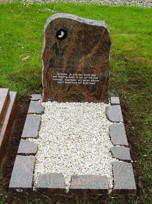 Kindermonument Halmstadt graniet Kindermonument Halmstadt graniet