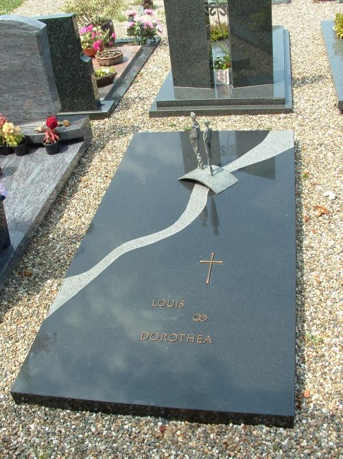 Liggend monument Zwart graniet Liggend monument Zwart graniet