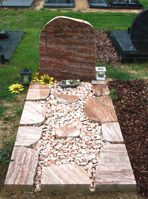 Ruwe Steen Germania kwartsiet Ruwe Steen Germania kwartsiet