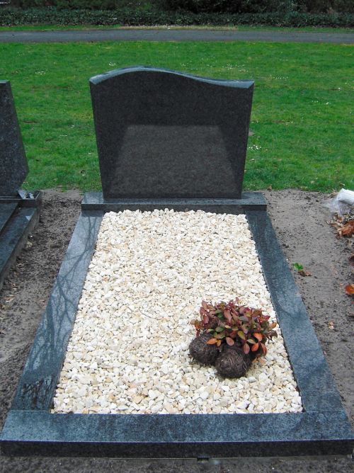 Enkel monument Impala graniet (EM022) Enkel monument Impala graniet (EM022)