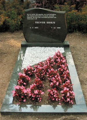 Enkel monument Zwart graniet (EM002)