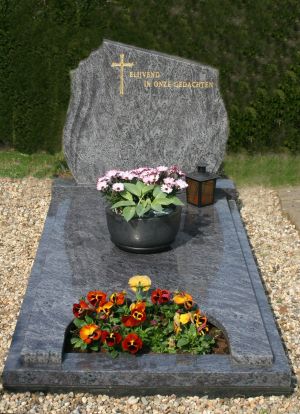 Enkel monument Orion graniet (EM044)