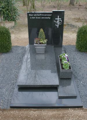 Enkel monument Impala - Zwart graniet (EM050)