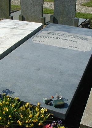 Liggend monument Belgisch Hardsteen Liggend monument Belgisch Hardsteen