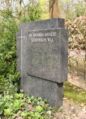 Staand monument Impala graniet