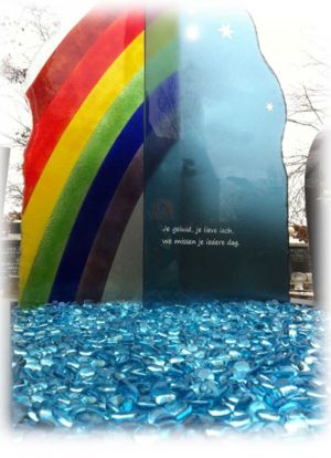 Glasmonument regenboog Glasmonument regenboog